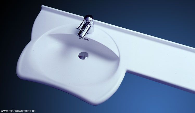 Waschtisch unterfahrbsr mit Ablge rechts